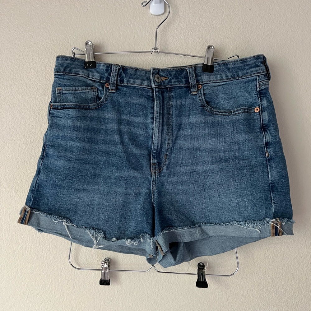 American Eagle Outfitters stretch mom Shorts size 12